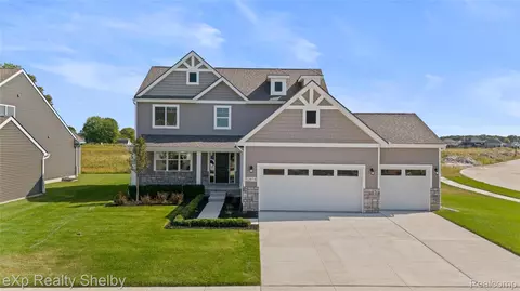 52201 Wellington Valley Dr, Macomb, MI 48042