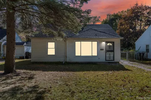 10721 Troy St, Oak Park, MI 48237
