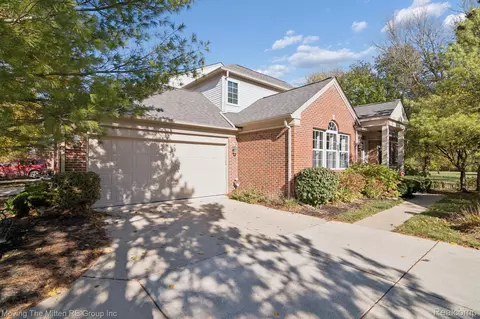 13621 Chinkapin Dr, Van Buren, MI 48111