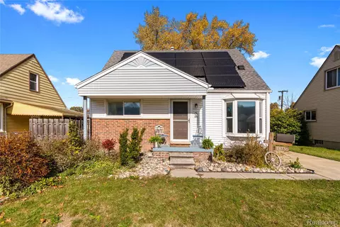 28730 Bridge St, Garden City, MI 48135