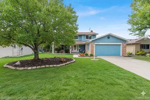 43783 Leeann Ln, Canton, MI 48187
