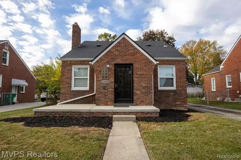 15420 Couzens Ave, Eastpointe, MI 48021