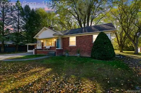 19342 22 Mile Rd, Macomb, MI 48044