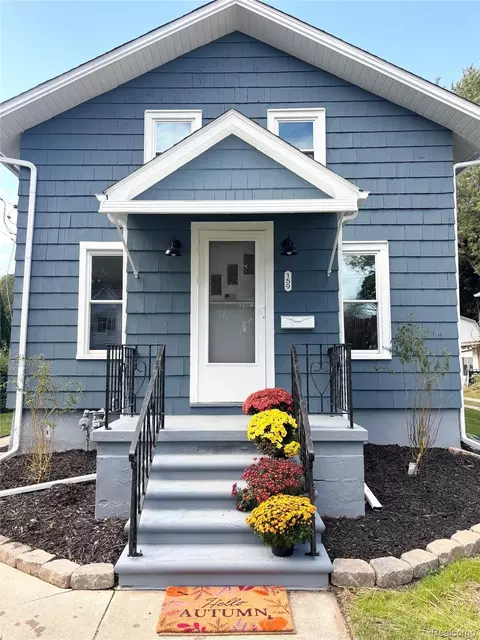 159 Godfroy Ave, Monroe, MI 48162