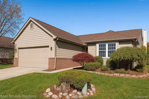 30951 Savannah Ct, Novi, MI 48377