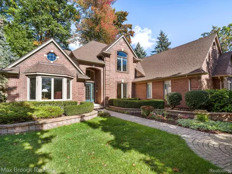 14309 Provim Forest Ct, Shelby Township, MI 48315