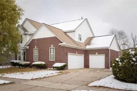 48850 Village Dr, Macomb, MI 48044