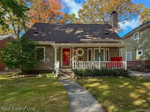 1117 N Vermont Ave, Royal Oak, MI 48067