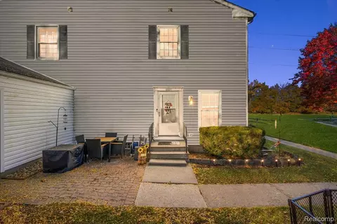 38577 Mystic Pt, Clinton Township, MI 48038