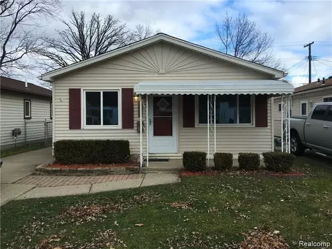 20223 Avalon St, Saint Clair Shores, MI 48080