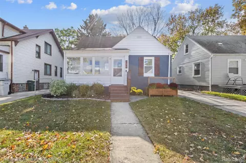 346 E Jarvis Ave, Hazel Park, MI 48030