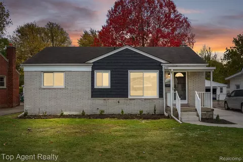 22024 Lanse St, Saint Clair Shores, MI 48081