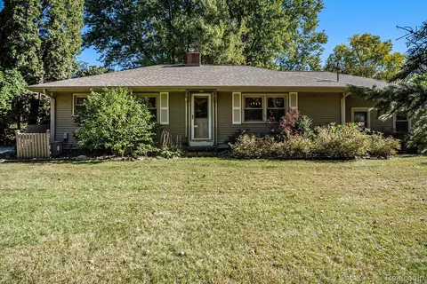 11100 Linden Rd, Fenton, MI 48430