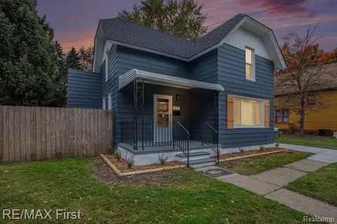 33 Gallup St, Mount Clemens, MI 48043