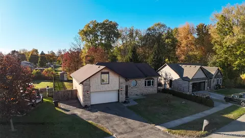9756 Janet St, Taylor, MI 48180