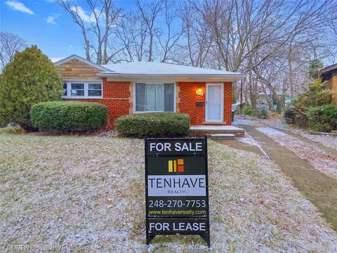 24330 Manistee St, Oak Park, MI 48237
