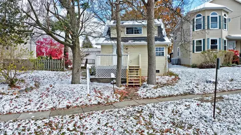 126 N North Shore Dr, Lake Orion, MI 48362