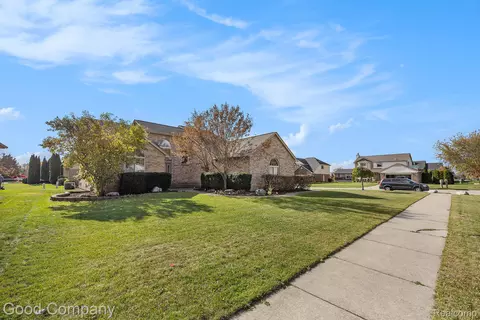 52117 Pebble Creek Dr, Chesterfield, MI 48047