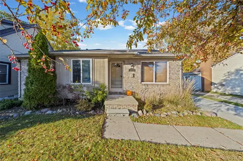 22815 Furton St, Saint Clair Shores, MI 48082