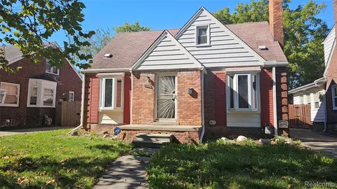 18929 Berden St, Grosse Pointe, MI 48236
