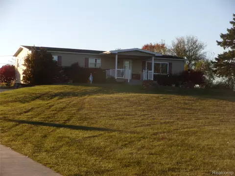 3886 S Plain Rd W, Dayton, MI 48741