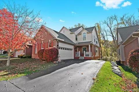 6947 Stonewood Place Dr, Village Of Clarkston, MI 48346