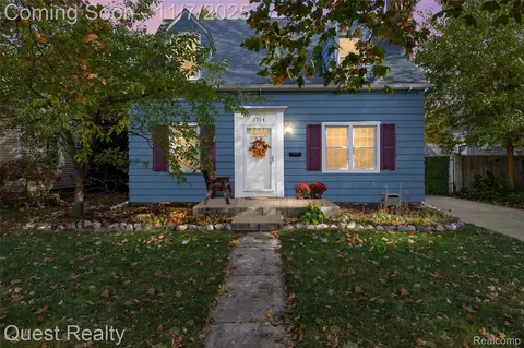 1714 W Farnum Ave, Royal Oak, MI 48067