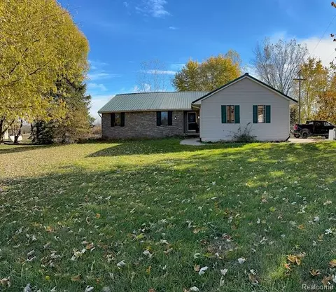 8484 Sober Rd, Fowlerville, MI 48836