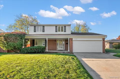 40649 Rinaldi Dr, Sterling Heights, MI 48313