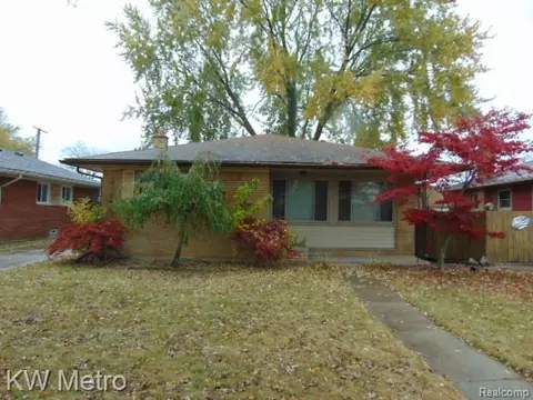 21633 Winshall St, Saint Clair Shores, MI 48081