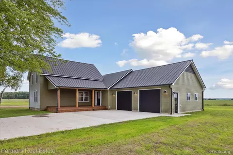 4798 N Loomis Rd, Denver, MI 48858