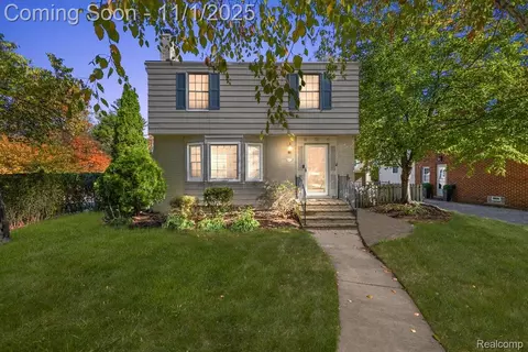 2136 Bonnieview Dr, Royal Oak, MI 48073