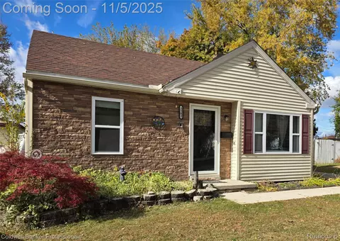 3582 Swanson St, Wayne, MI 48184