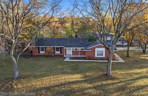 31815 Nottingwood St, Farmington Hills, MI 48334