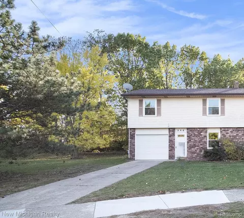966 Mccarty St NW, Grand Rapids, MI 49544