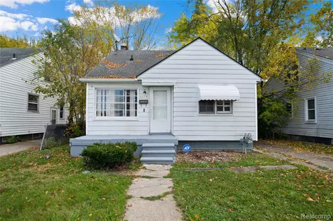 8674 Pierson St, Detroit, MI 48228