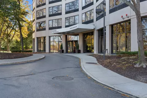 5000 Town Center Ctr #306, Southfield, MI 48075