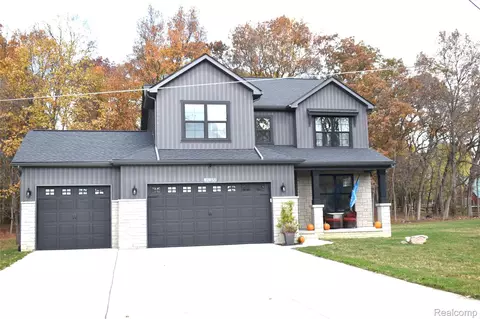 12955 Twyla Ln, Hartland, MI 48353