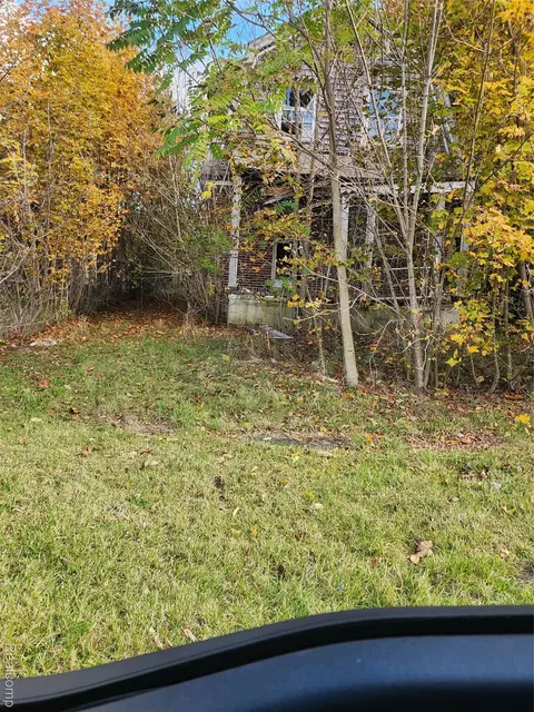 2414 Delmar St, Flint, MI 48504