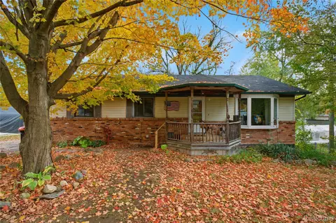 3931 Mildred Ave, Rochester Hills, MI 48309