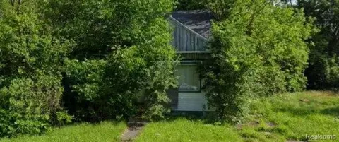 225 E Piper Ave, Flint, MI 48505