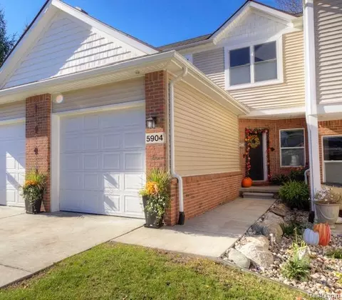 5904 Woodruff View Dr, Brighton, MI 48116