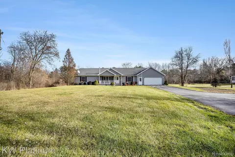 2954 English Rd, Kimball, MI 48074