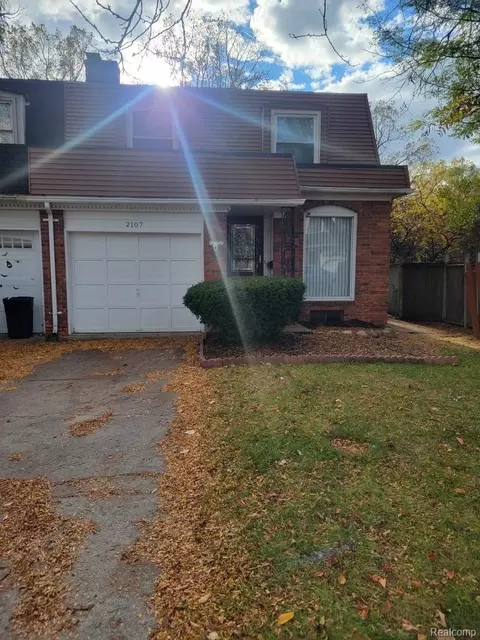 2107 Stoney Brook Ct, Flint, MI 48507