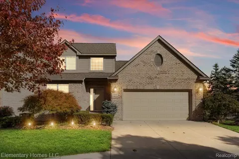 1247 Windsong Dr, Waterford, MI 48327