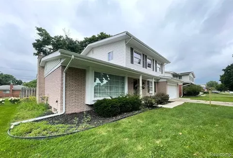 31245 Bretz Dr, Warren, MI 48093