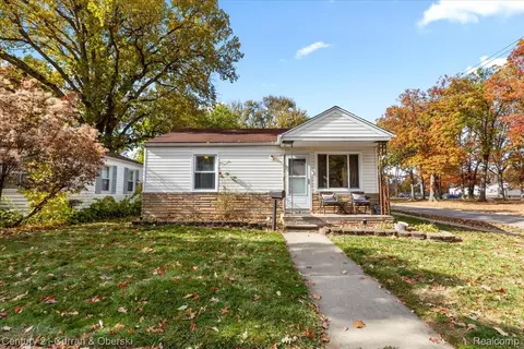 2157 Symes St, Ferndale, MI 48220