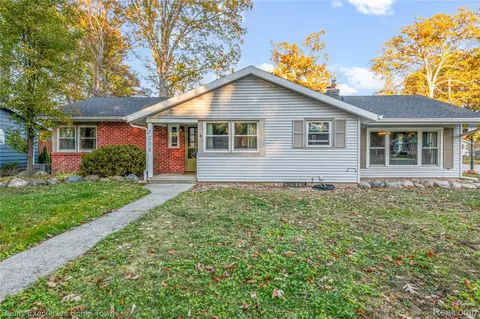 3208 Mount Vernon Rd, Port Huron, MI 48060
