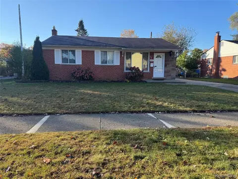 33145 Shawnee St, Westland, MI 48185