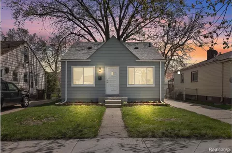28320 Hillview St, Roseville, MI 48066
